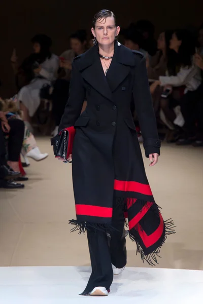Look 11